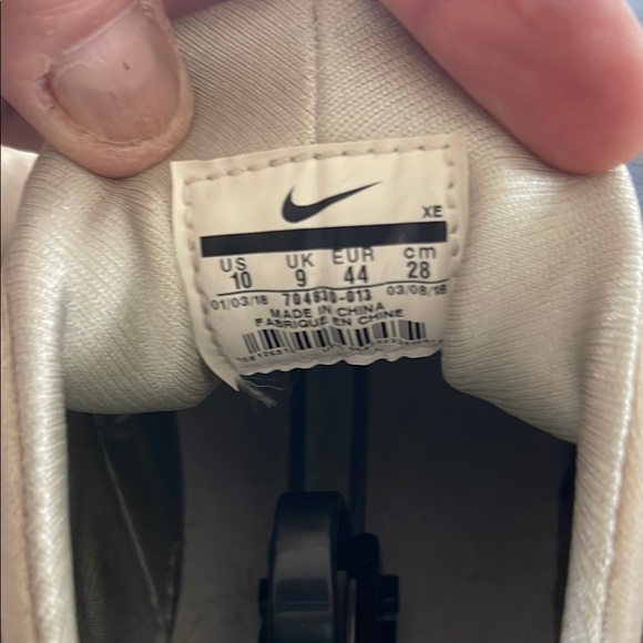 Nike’s - Picture 7 of 7